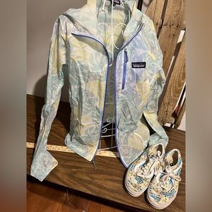 Patagonia wind jacket size S